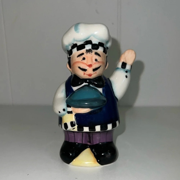 Chef Salt/Pepper Shaker - Picture 1 of 5